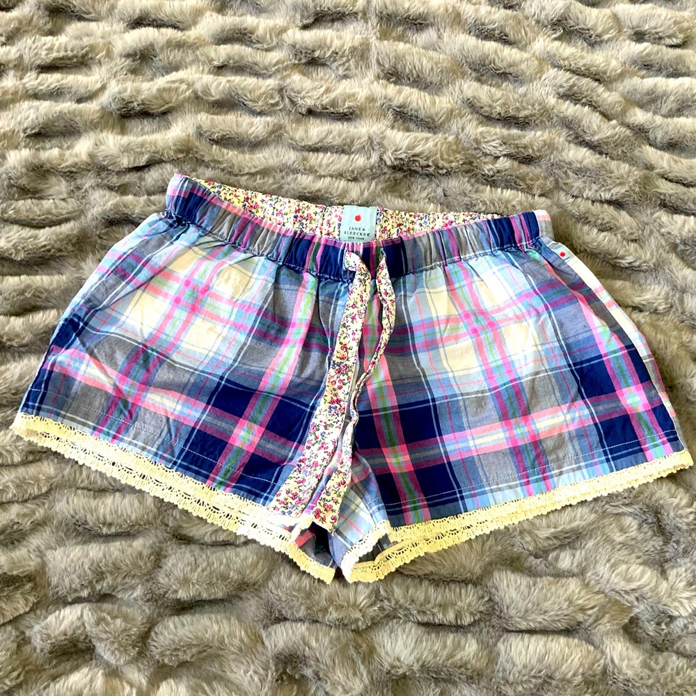 NWOT- Jane & Bleecker pj shorts, size small.